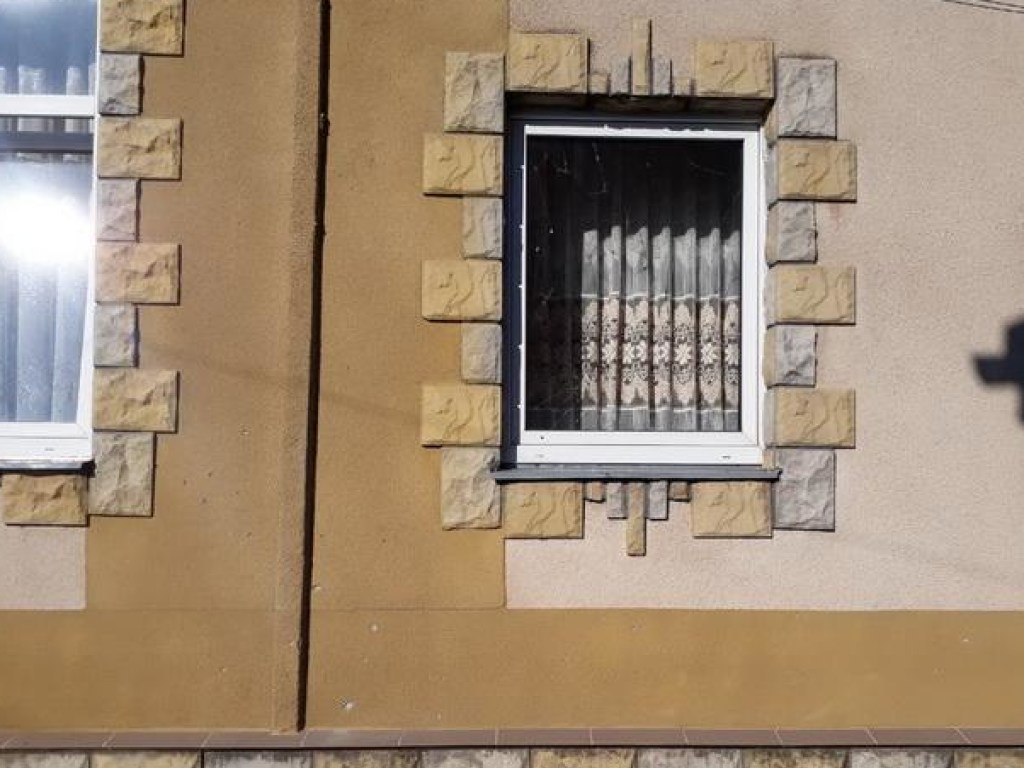 На Закарпатье в окно дома бросили взрывчатку (ФОТО)