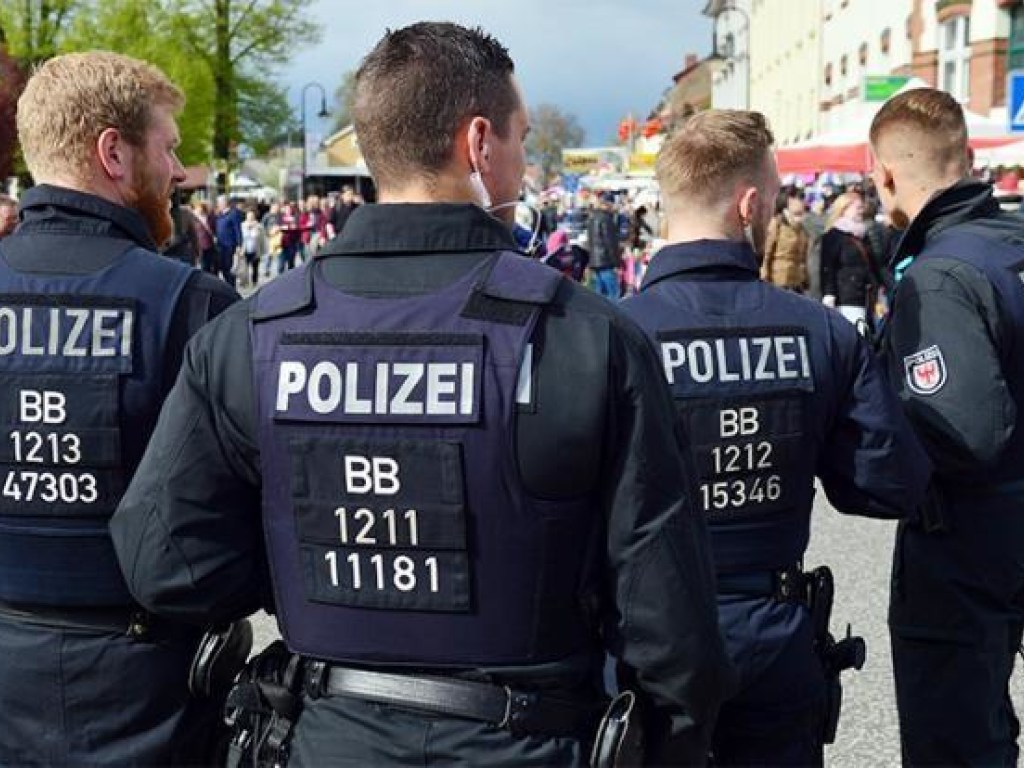 Сексуальная атака: В Германии священники изнасиловали 3600 детей