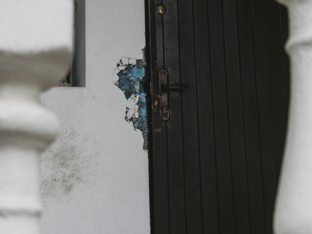 Под Киевом полиция провела обыск в реабилитационном центре для наркозависимых (ФОТО, ВИДЕО)