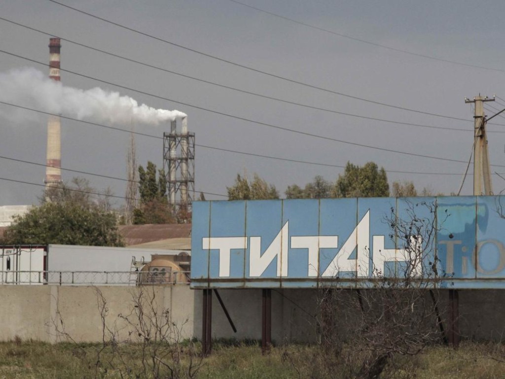 На Херсонщине обнаружили высокое содержание сульфатов в почве после выбросов «Крымского титана»