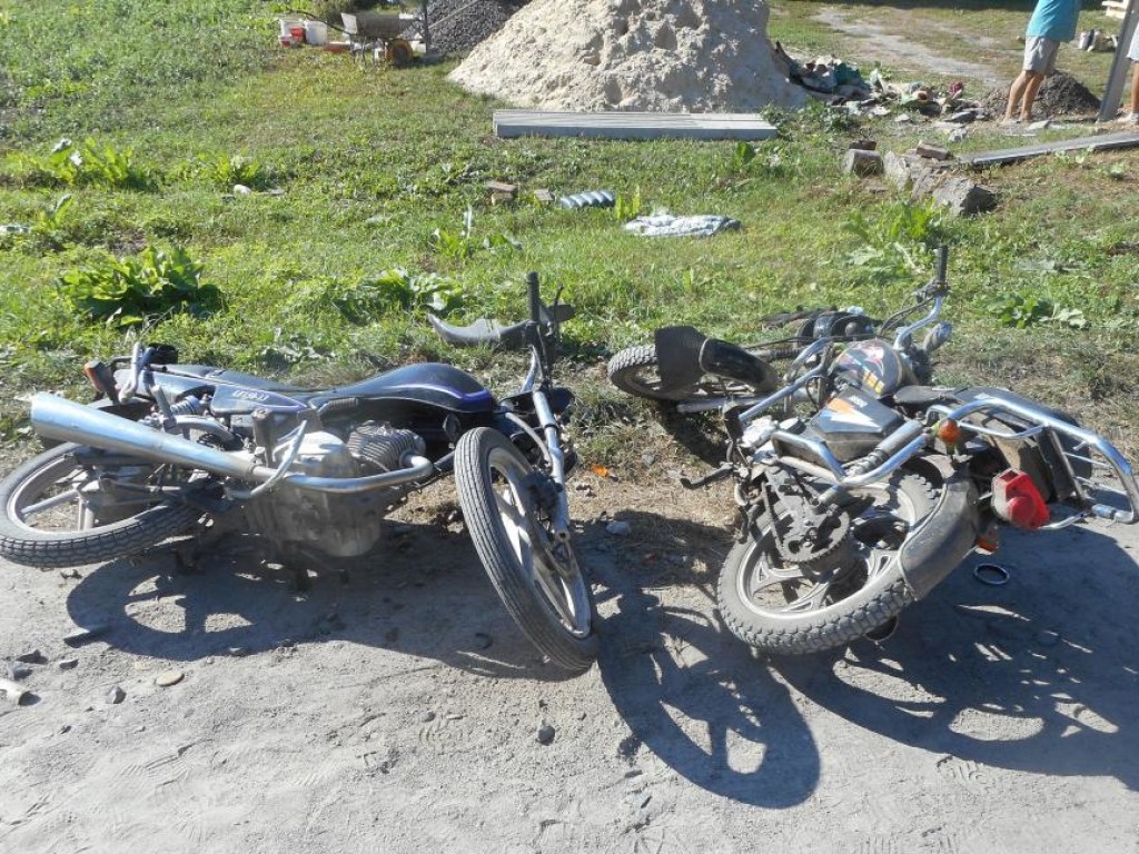 В Ровенской области столкнулись два мотоцикла (ФОТО)