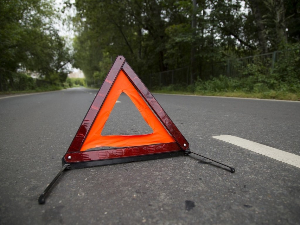 В Харькове водитель AUDI сбил велосипедиста и скрылся с места ДТП
