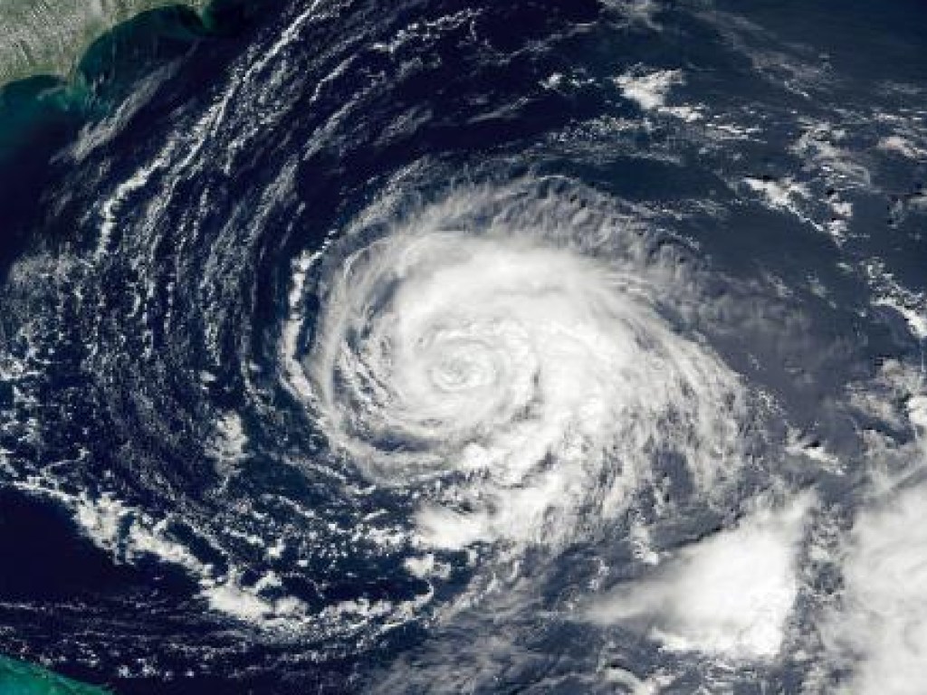 Корабль пришельцев напугал спасающихся от урагана «Флоренс» жителей США