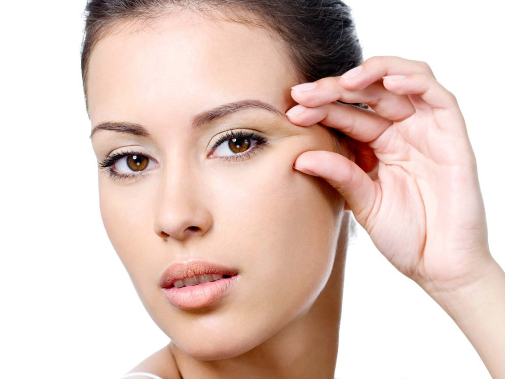 Сам себе косметолог: Разглаживающие кожу вокруг глаз домашние маски