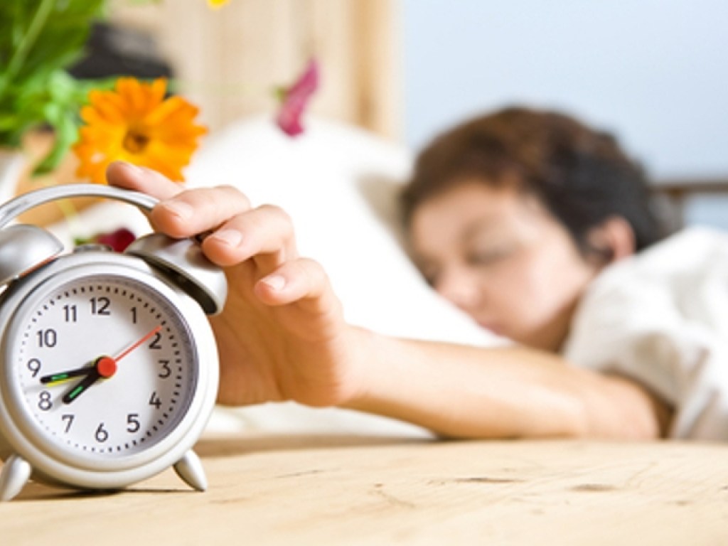 Если школьник плохо спит и часто просыпается, стоит обратить на это внимание – эксперт