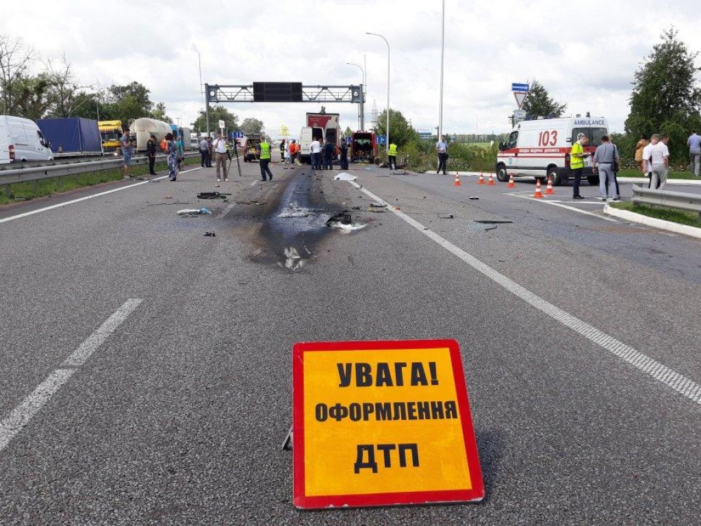 В Тернополе пьяный водитель снес знак «Оформление ДТП»