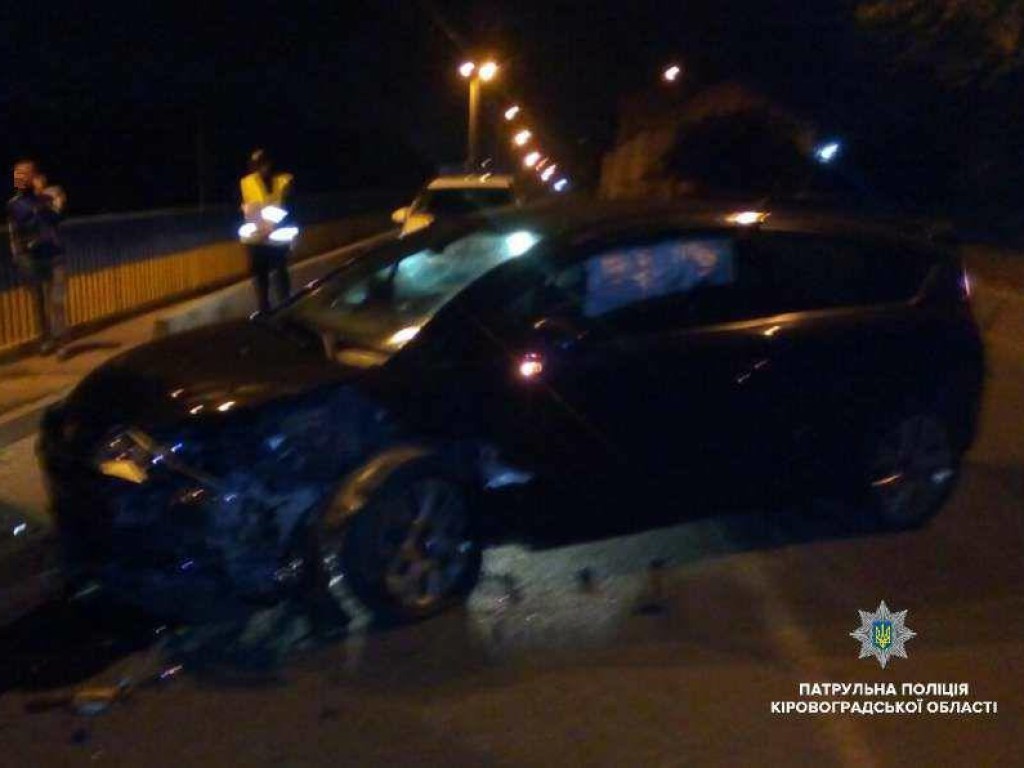 В Кропивницком мертвецки пьяный водитель Citroen заснул и протаранил ЗАЗ-Daewoo (ФОТО)