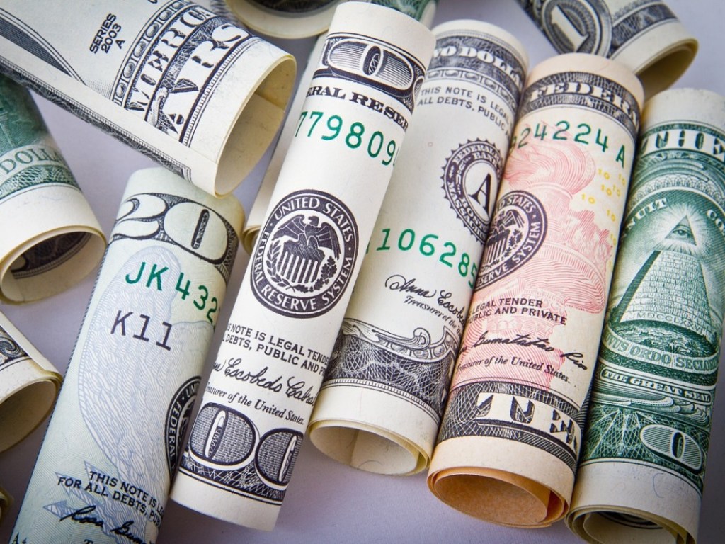 В Украине разрешат покупать валюту онлайн
