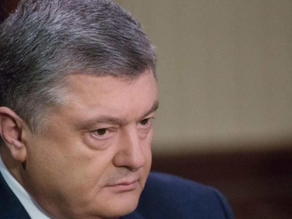 Порошенко ввел в действие решение СНБО о прекращении соглашения дружбы с РФ ради пиара – эксперт