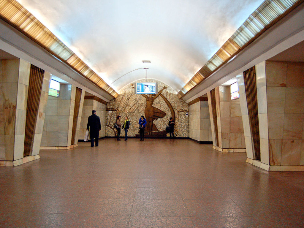 В Киеве в час пик на две недели закроют на вход станцию метро 