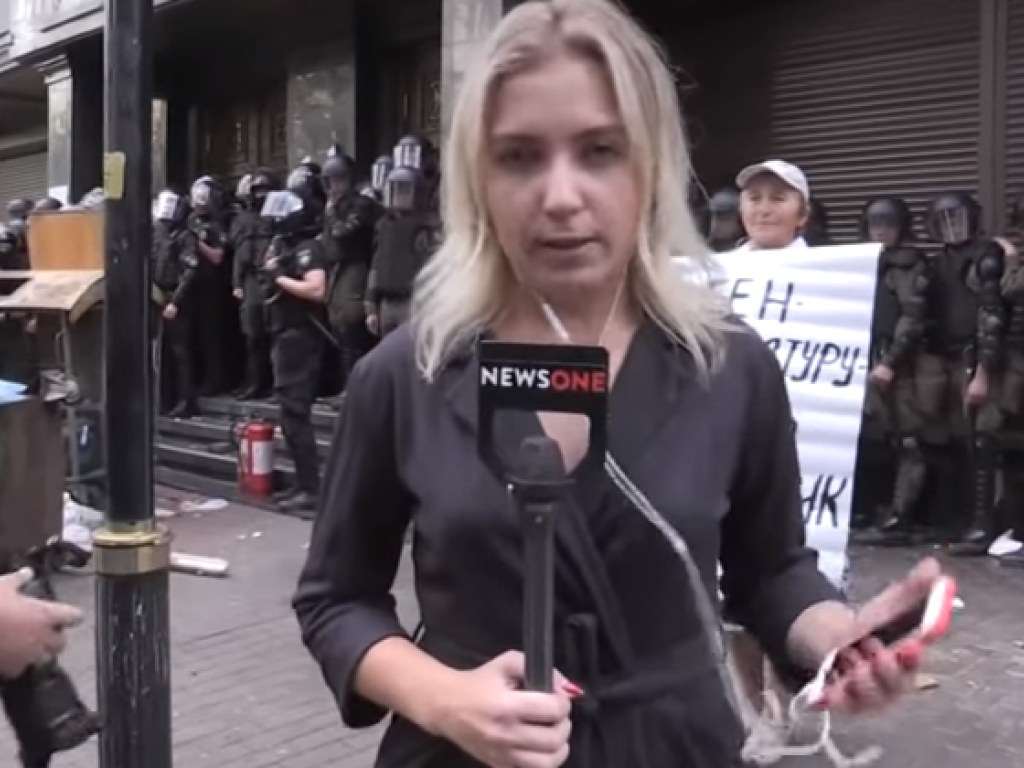 Националисты угрожают избитой журналистке NewsOne за жалобу в полицию