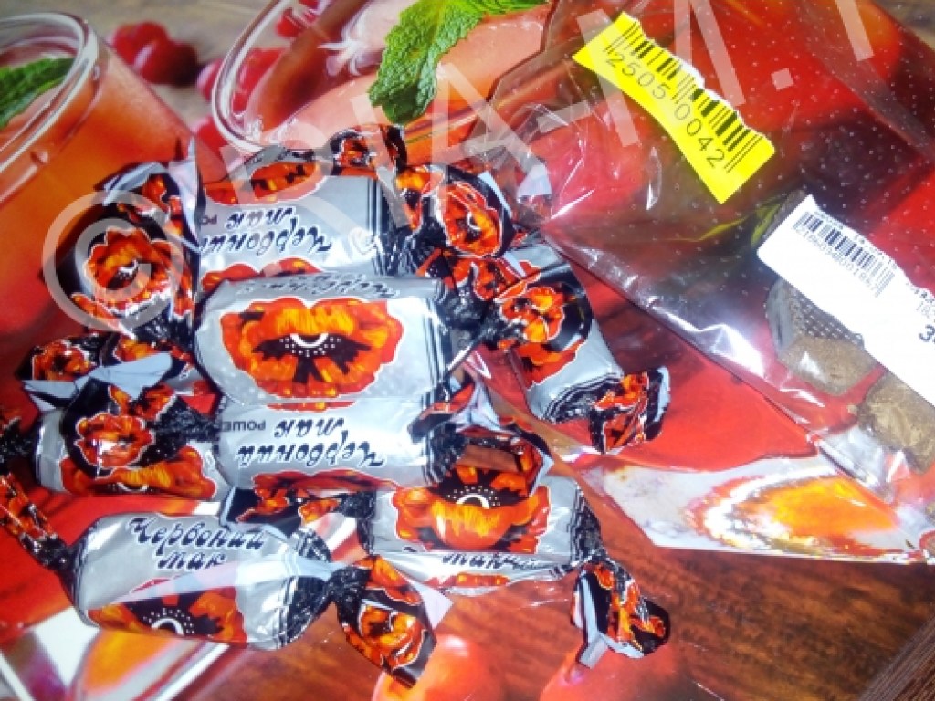 В Мелитополе женщина купила «Красный мак» с червями (ФОТО)