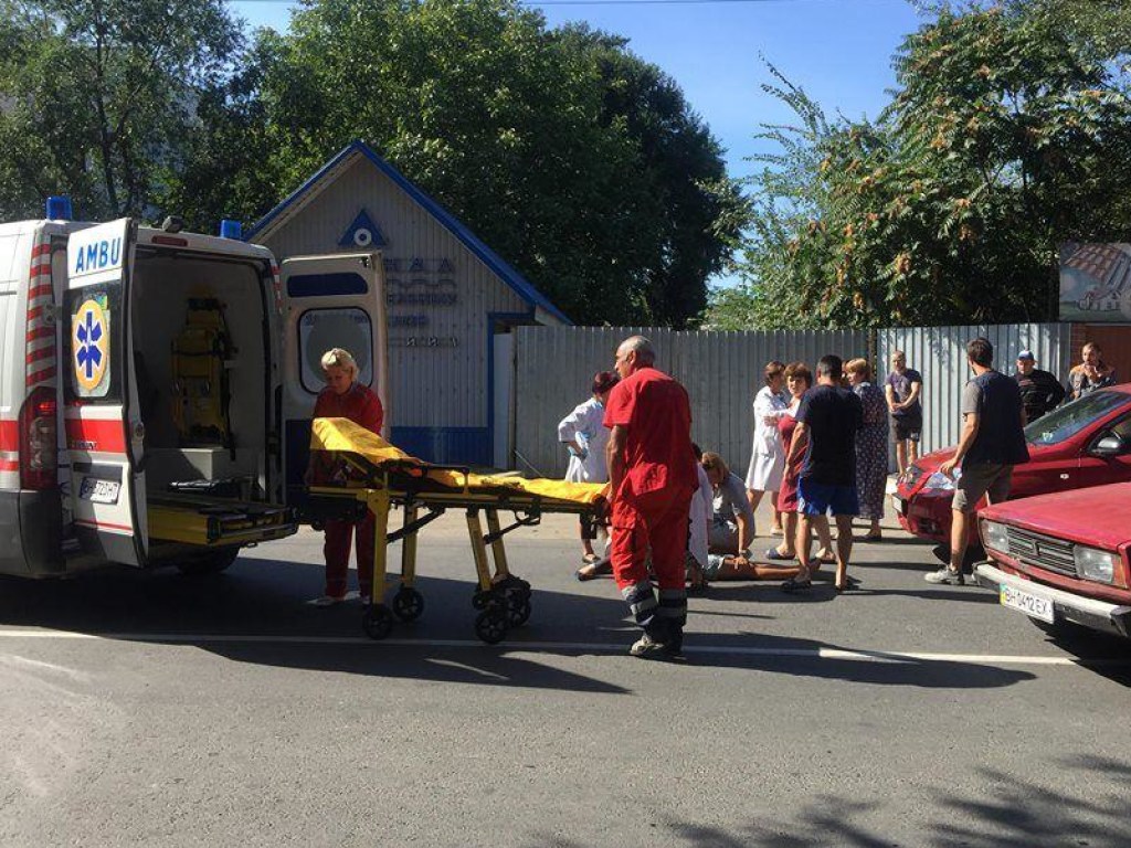 В Одесской области автомобиль на пешеходном переходе сбил студентку (ФОТО)