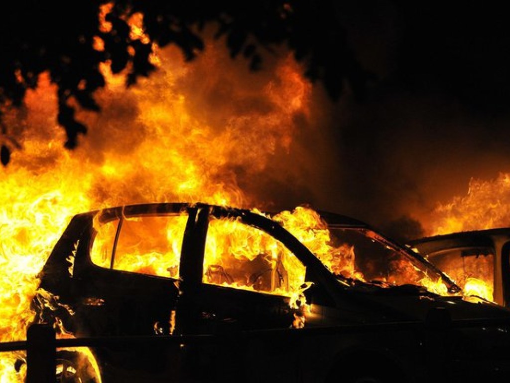 Поджоги автомобилей в Киеве могут перерасти в локальные кровопролития &#8212; эксперт