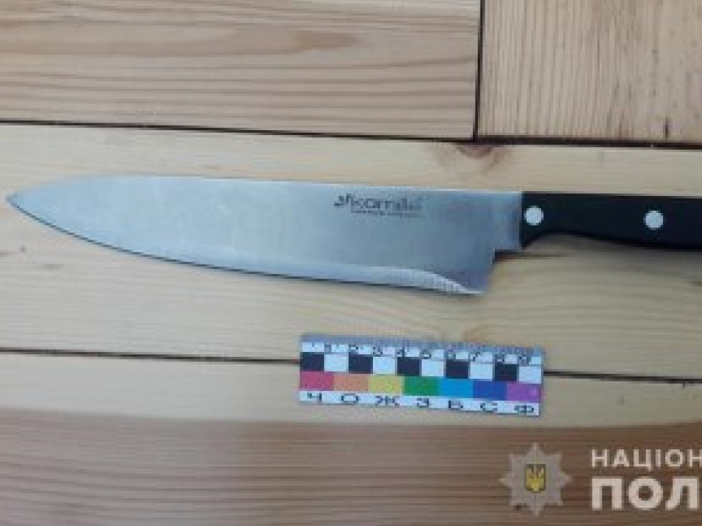 В Днепропетровской области мужчина с ножом набросился на 50-летнюю женщину в кафе (ФОТО)