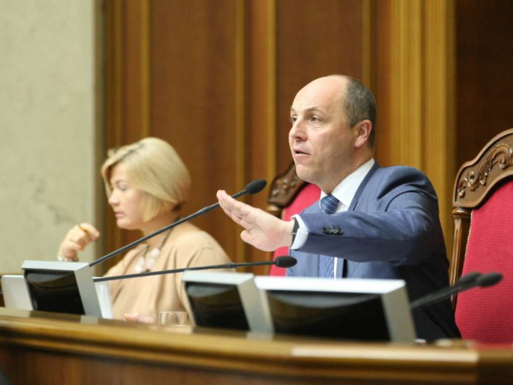 Парубий открыл заседание Рады, в зале 375 депутатов