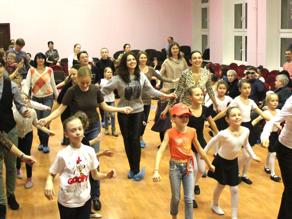 Психолог: Занятия танцами укрепляют иммунитет ребенка, а музыкой – успокаивают 