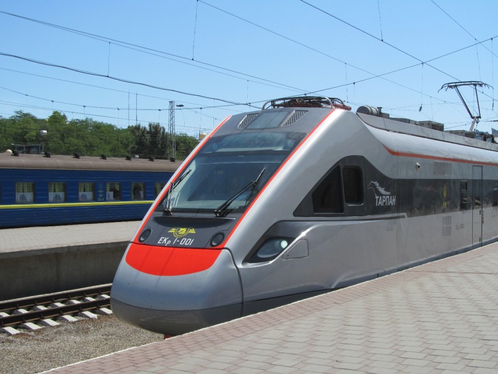 В Украине с октября временно отменят поезд «Интерсити»