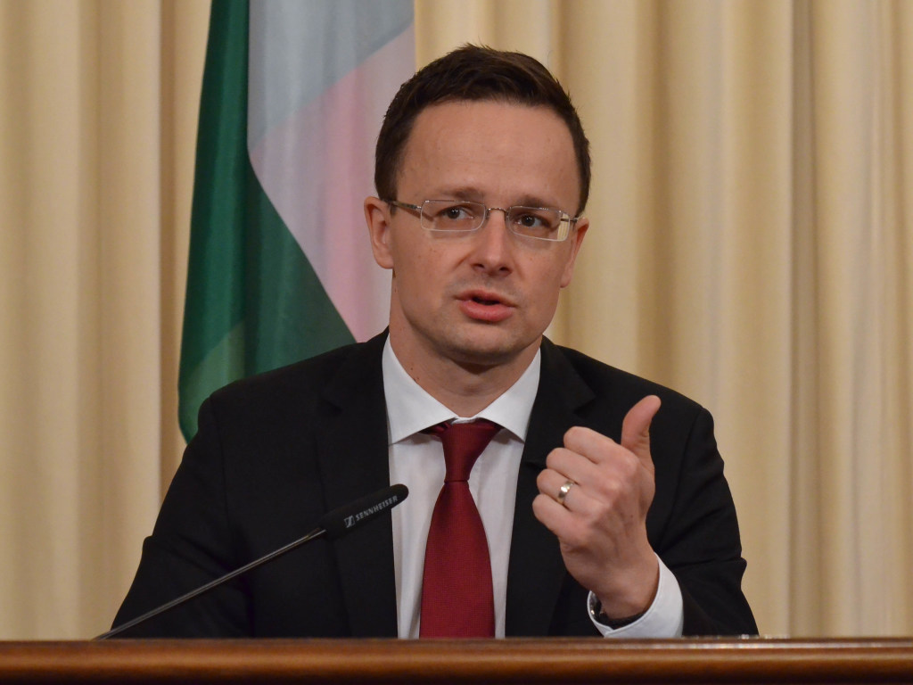 Венгрия высказалась против продления антироссийских санкций