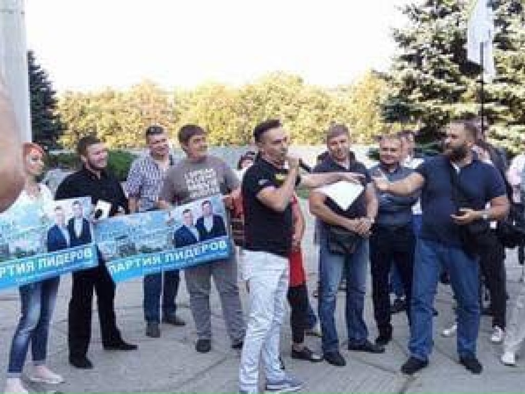 Гнапа обвинили в работе на Левочкина после митинга в Полтаве
