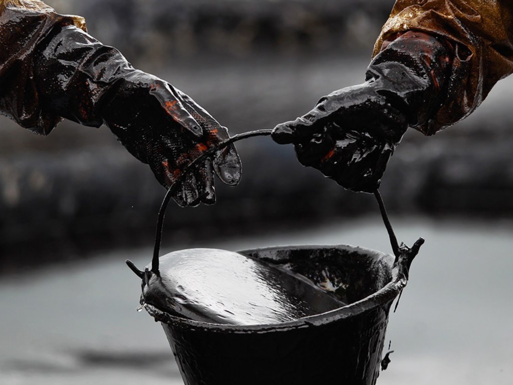 Нефть дорожает: Россия и Саудовская Аравия отказались от выполнения условий Трампа