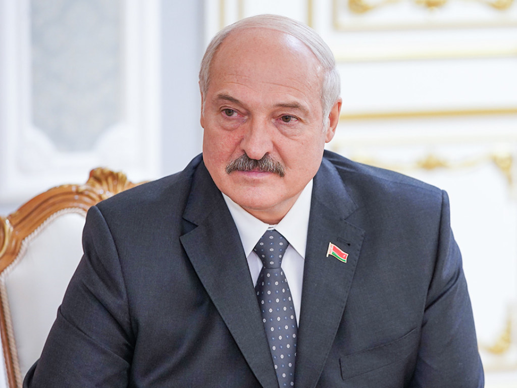 Лукашенко сообщил о необходимости закрыть границу от беды из Украины