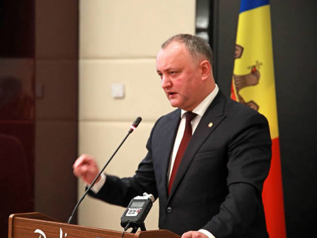 Суд временно отстранил Додона от должности президента Молдовы