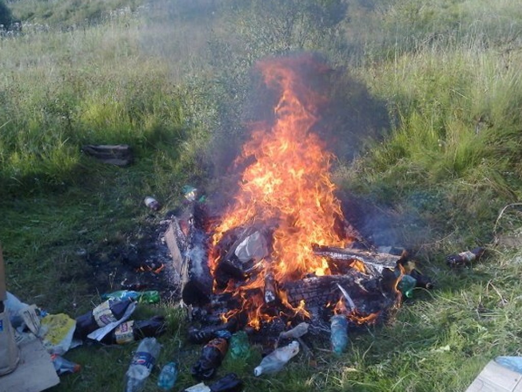 На Черниговщине мужчина после сжигания мусора впал в кому и умер