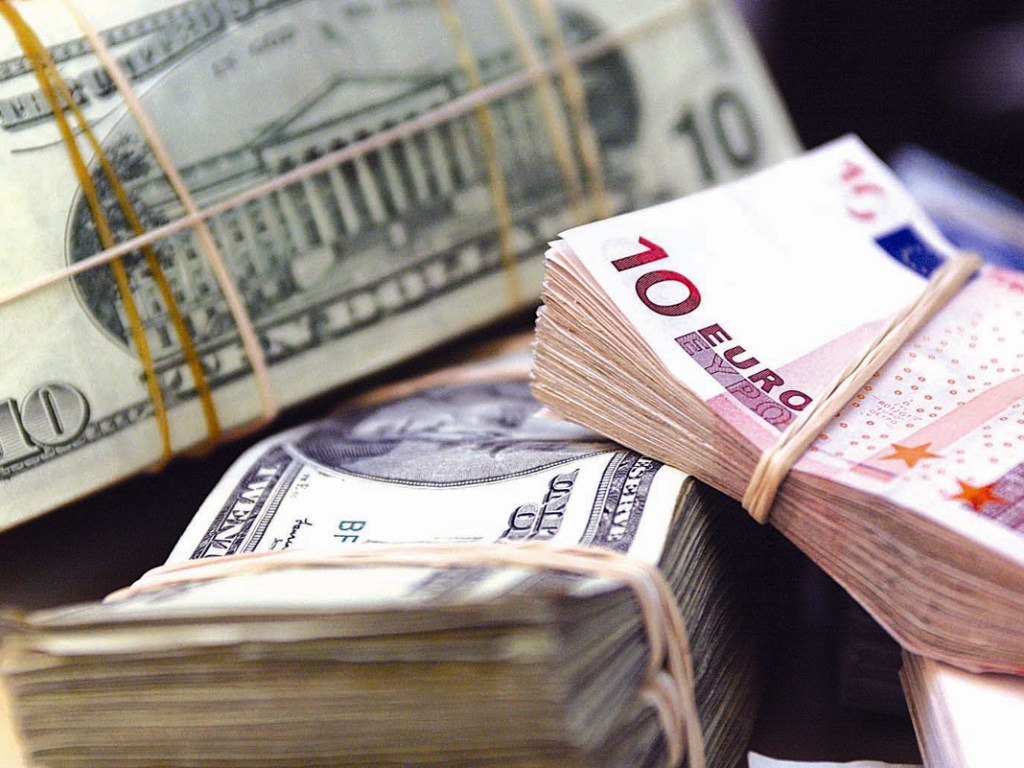 Курс доллара в киевских обменниках вырос 