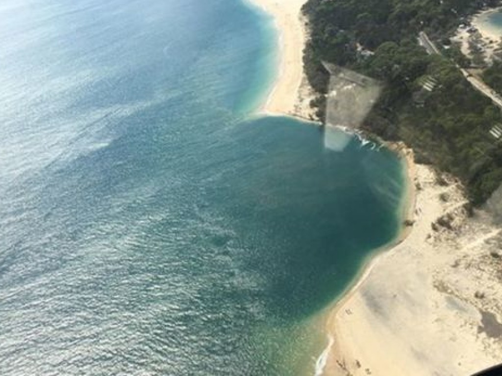 В Австралии пляж провалился в океан