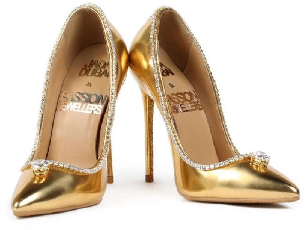 17 миллионов долларов: в Дубае продадут самые дорогие в мире туфли (ФОТО, ВИДЕО)