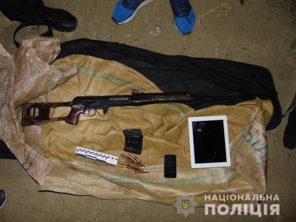 На Дарнице в Киеве у «снайпера» правоохранители конфисковали арсенал оружия (ФОТО)