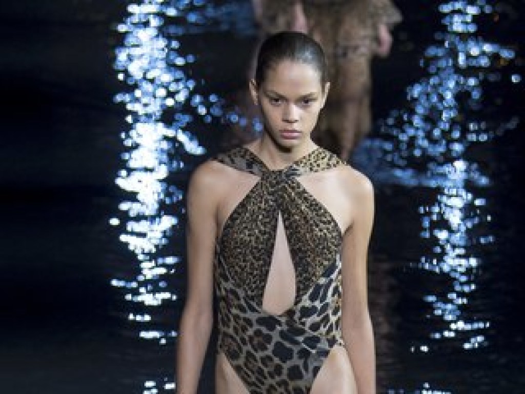 Неделя моды в Париже: шорты из золотой кожи, леопардовые  купальники и гардероб в стиле хиппи (ФОТО)