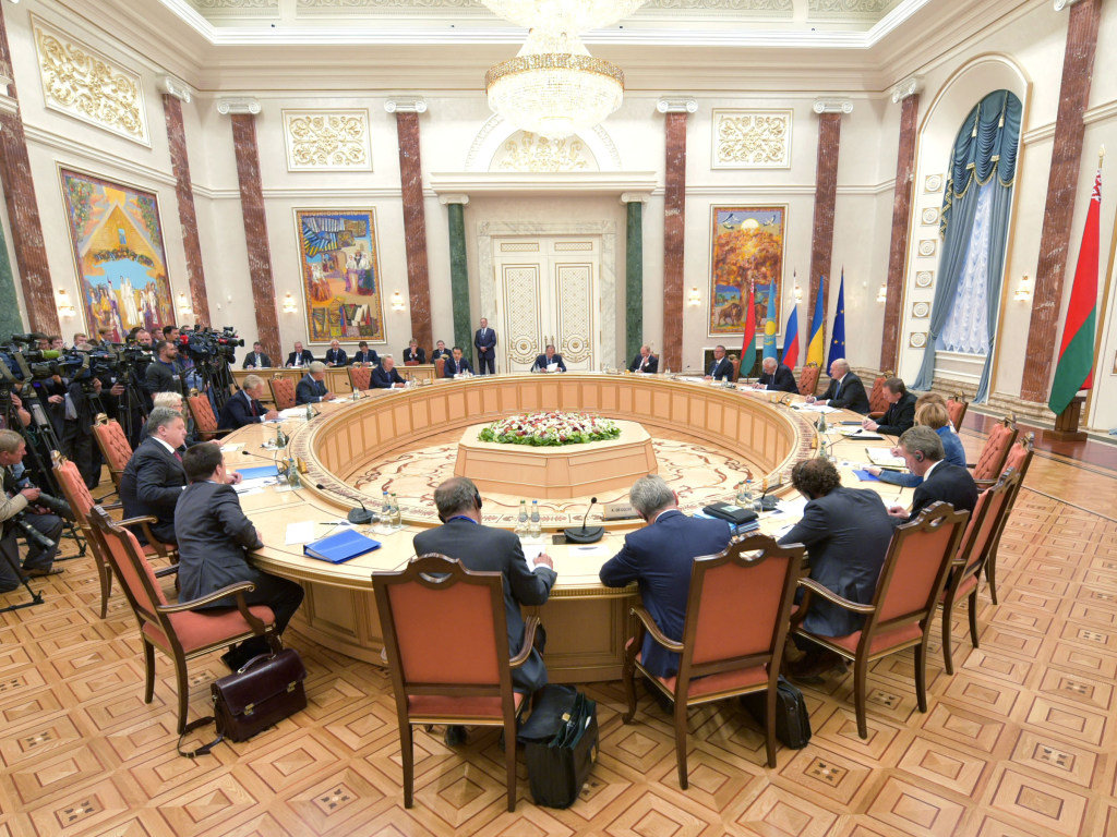 Предложение о переносе переговоров по Донбассу из Минска нереализуемо &#8212; эксперт