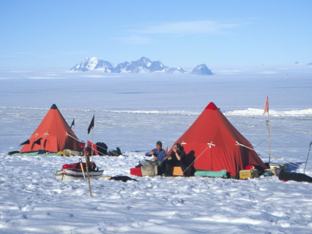 Для работы в Антарктиде ищут полярников, зарплата 25 тысяч гривен в месяц