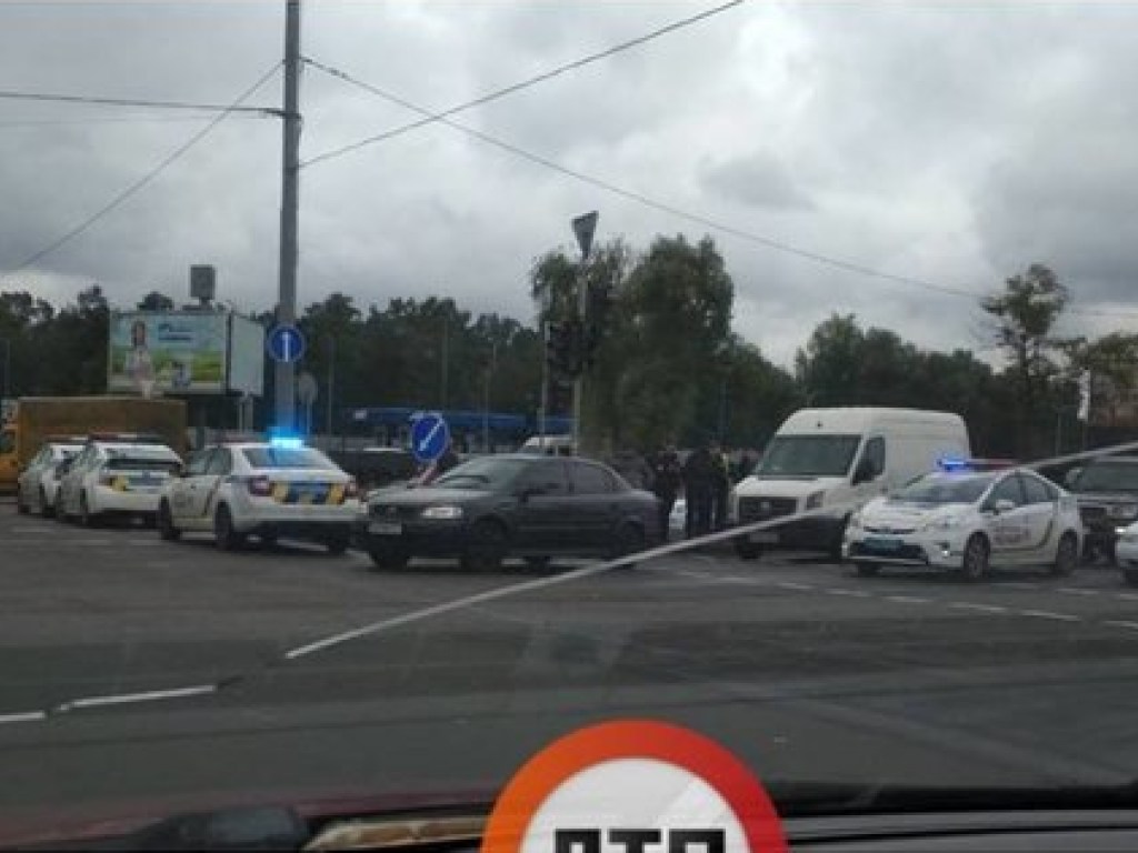 На Оболони в Киеве полиция пустилась в погоню за агрессивным водителем Toyota Camry (ФОТО)