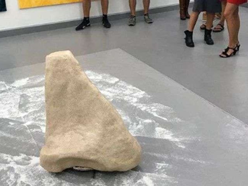 Уничтожитель белого порошка: в Италии на выставке показали нос-пылесос (ФОТО, ВИДЕО)