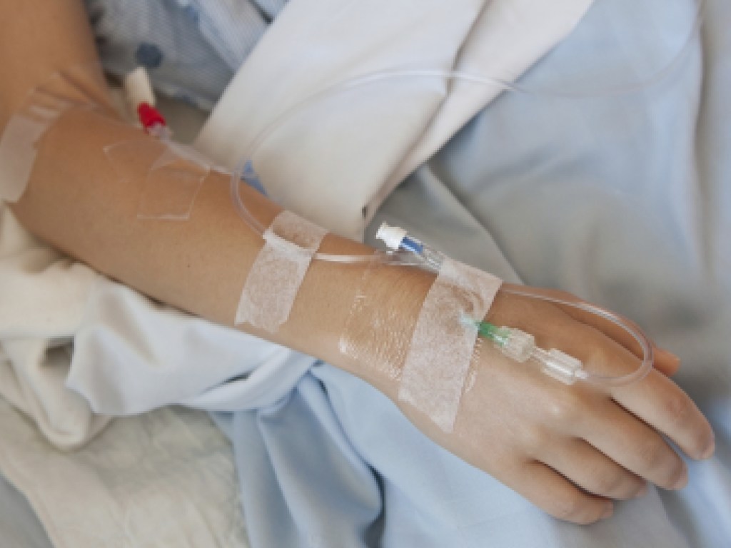 Родители в панике: В Сумах десять подростков одновременно заболели менингитом