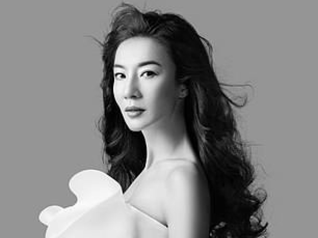 Прославившаяся своей «молодостью» 50-летняя китаянка раскрыла секрет красоты (ФОТО)