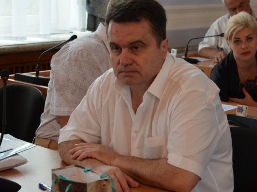 В Николаеве директор «Рынка Дзержинского» побил депутата местного горсовета
