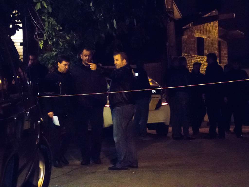 Вооруженное ограбление в Киеве на Печерске: один человек убит, полицейский ранен (ФОТО, ВИДЕО)