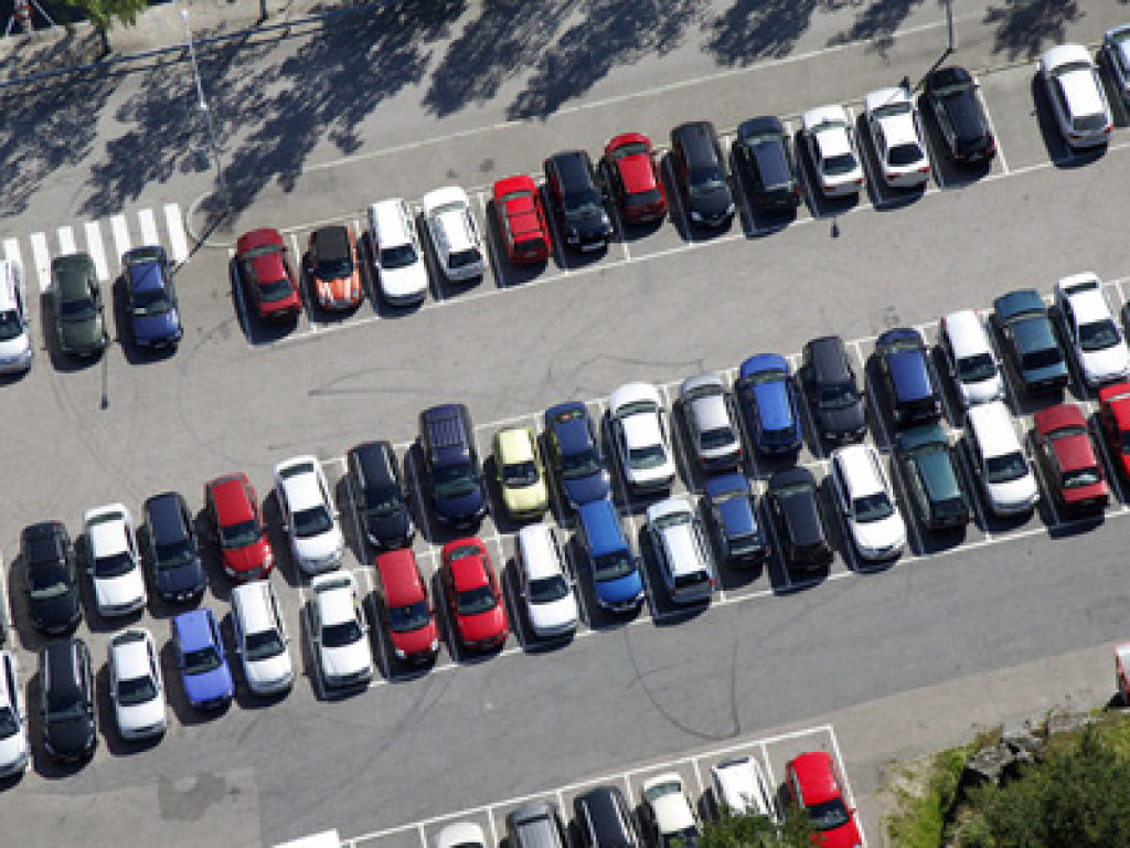 С 1 октября вступили в действие новые правила использования парковочных талонов (ФОТО)