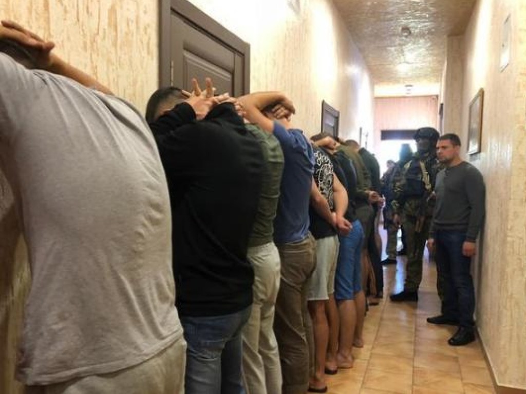 25 мужчин с оружием одновременно поселились в одесской гостинице (ФОТО, ВИДЕО)