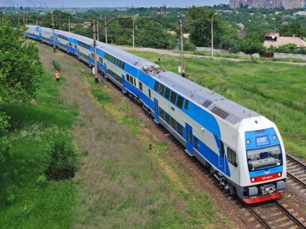 Поезд «Киев-Харьков» сбил насмерть женщину