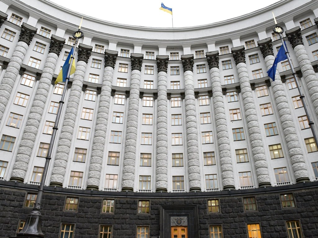 Украинское правительство отошло от тактики подкупа избирателя – политолог