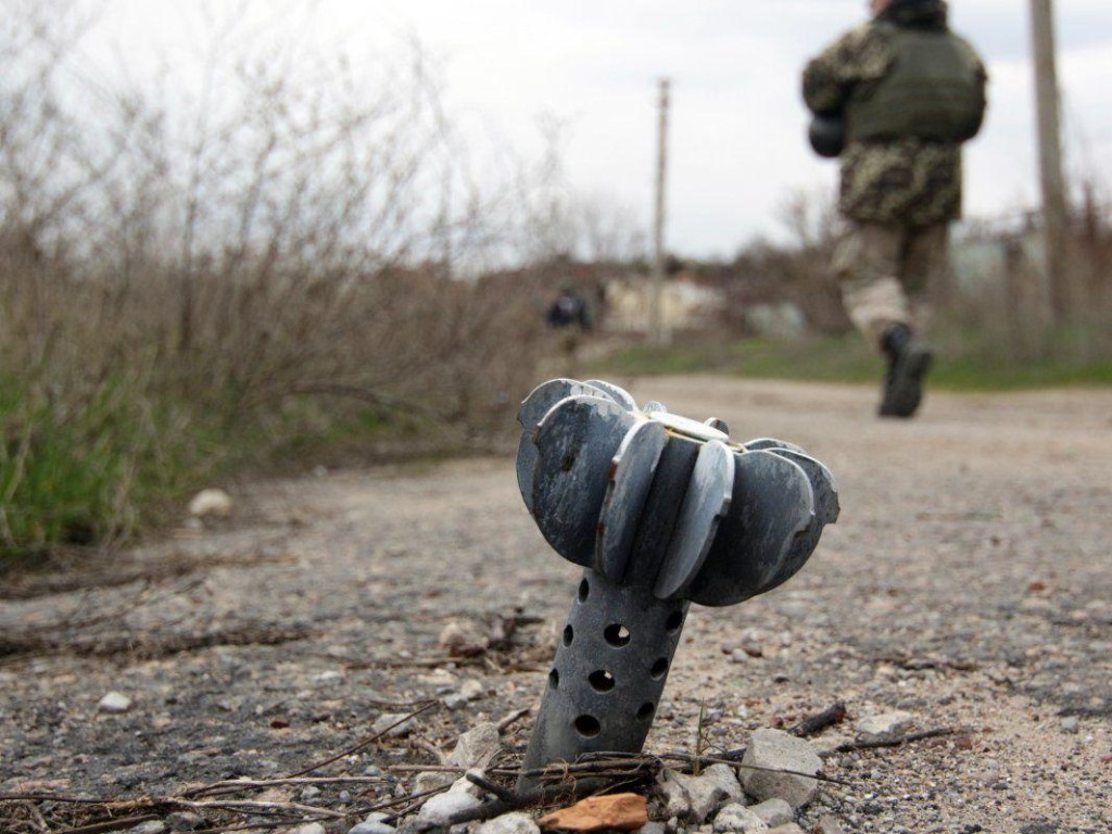 За сутки боевики 21 раз обстреляли позиции украинских военных на Донбассе