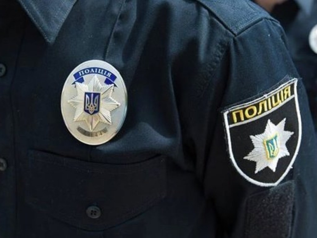 В Харькове мужчина напал на школьницу и пытался перерезать ей горло