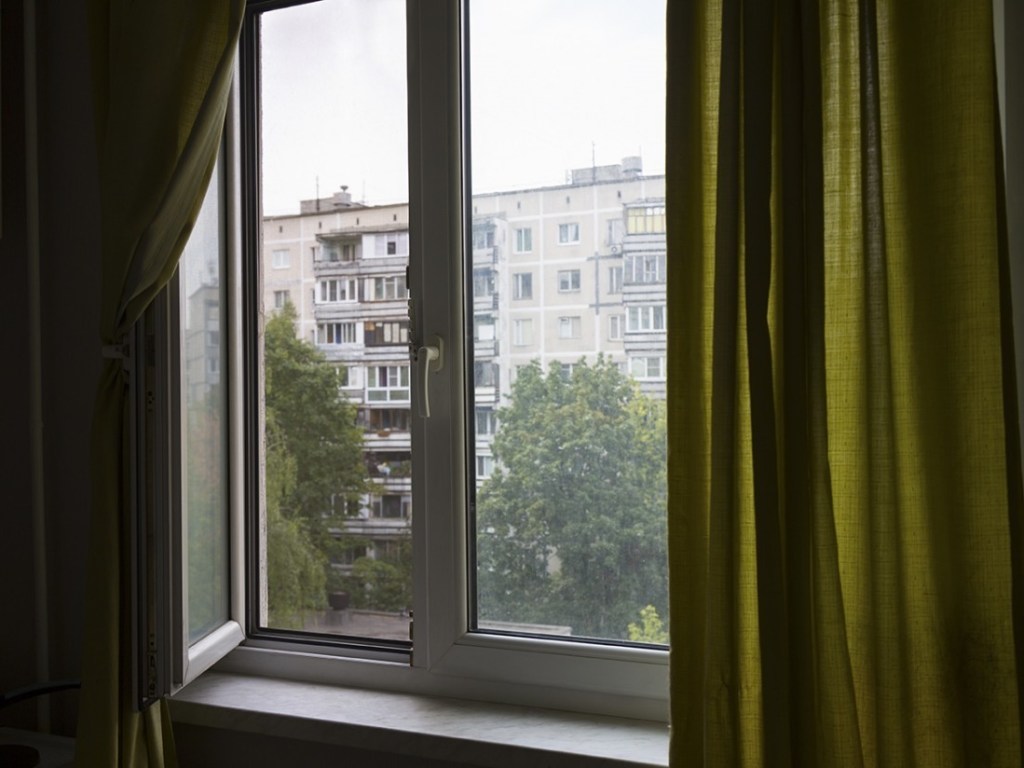 В Черкассах погиб 18-летний студент университета: выпал из окна общежития