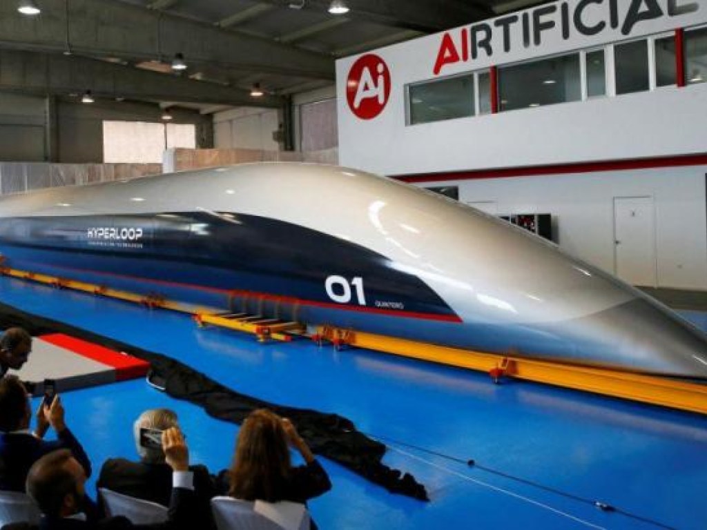В Испании впервые продемонстрировали пассажирскую капсулу Hyperloop (ФОТО, ВИДЕО)