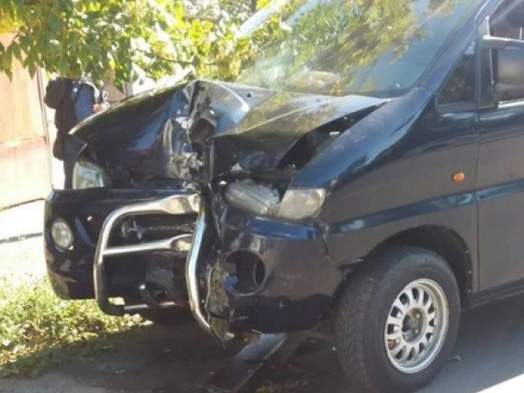 В Одессе пьяный водитель спровоцировал тройное ДТП, есть пострадавшие (ФОТО)